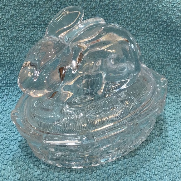 Bunny on a Basket, clear glass, EUC! - Picture 1 of 5